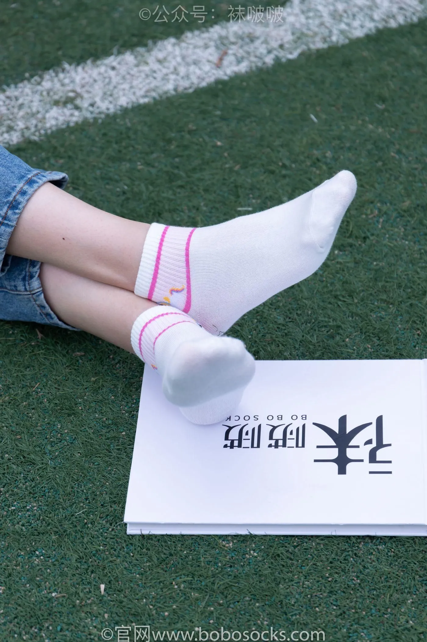 [BoBoSocks袜啵啵]NO.004 泡芙-vans帆布鞋、白棉袜、裸足 [127P]插图